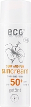 Wasserfeste Sonnenschutzcreme mit Granatapfel und Macadamia für empfindliche Haut 50+ - Eco Cosmetics Surf & Fun Extra Waterproof Sunscreen SPF 50+ — Bild N1