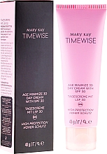 Sanfte Tagescreme für normale/trockene Haut - Mary Kay TimeWise Age Minimize 3D Cream — Bild N1