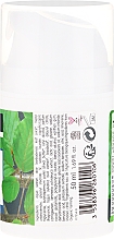 Feuchtigkeitsspendende und beruhigende Gesichtscreme mit Buchenknospen-Extrakt - Coslys Men Care Triple Action Cream With Organic Beech Bud Extract  — Bild N2