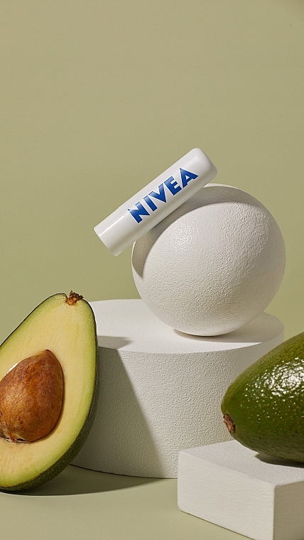 Lippenbalsam mit Sheabutter und Avocadoöl SPF 15 - Nivea 24H Melt-in Natural Avocado Lip Balm SPF15 — Foto N4