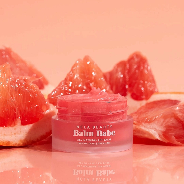 Natürlicher pflegender Lippenbalsam Rosa Grapefruit mit Kokosöl, Shea-, Kakao- und Avocadobutter - NCLA Beauty Balm Babe Pink Grapefruit Lip Balm — Bild N5