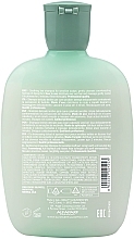 Beruhigendes MIzellen-Shampoo mit Leinsamenextrakt für empfindliche Kopfhaut - Alfaparf Semi Di Lino Scalp Relief Calming Micellar Low Shampoo — Bild N2