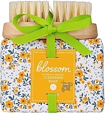Düfte, Parfümerie und Kosmetik Körperpflegeset - Accentra Blossom Nail Brush Hand Care Set (Seife 100g + Körperbürste 1 St.) 