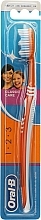 Düfte, Parfümerie und Kosmetik Zahnbürste mittelhart orange  - Oral-B 1 2 3 Classic Care Medium Toothbrush 