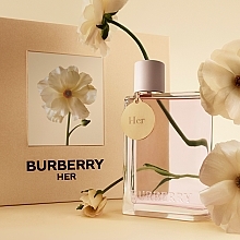 Duftset (Eau de Parfum 50 ml + Körperlotion 75 ml) - Burberry Her  — Bild N3