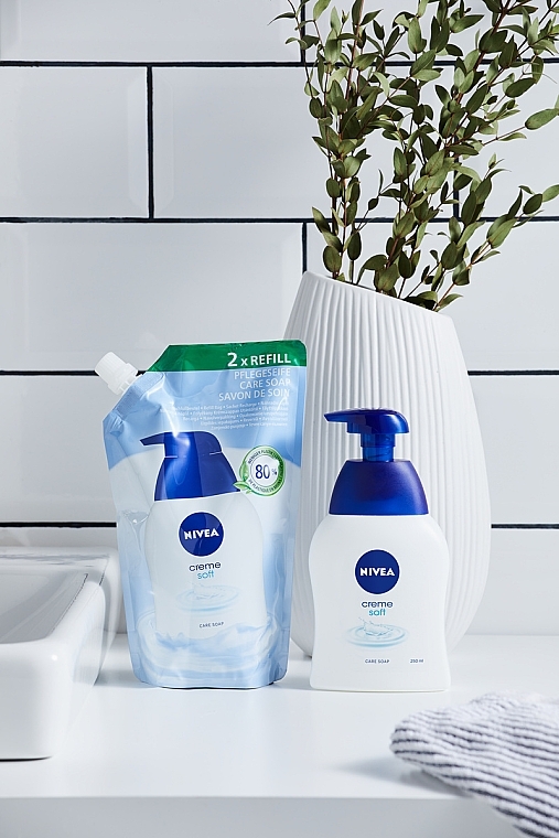 Cremeseife mit Mandelöl - Nivea Creme Soft Care Soap — Bild N5