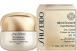 Schützende Tagescreme für reife Haut SPF 15 - Shiseido Benefiance NutriPerfect Day Cream SPF 15  — Bild N4