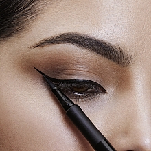 Langanhaltender flüssiger Eyeliner - Maybelline Hyper Precise All Day Liquid Eyeliner Makeup — Bild N9