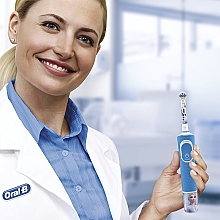 Zahnbürstenköpfe für elektrische Zahnbürste Kaltes Herz - Oral-B Stages Power Frozen EB10 — Bild N6
