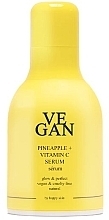 Aufhellendes Gesichtsserum mit Ananasextrakt und Vitamin C - Vegan By Happy Skin Pineapple + Vitamin C Serum  — Bild N2