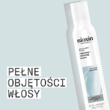 Volumengebendes Mousse  - Nioxin Pro Clinical Density Defend Volumizing + Thickening Mousse  — Bild N6