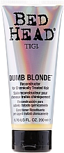Haarspülung für chemisch behandeltes Haar - Tigi Bed Head Colour Combat Dumb Blonde Conditioner — Foto N1
