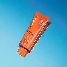 Sonnenschutz-Gesichtscreme - Lancaster Sun Beauty SPF30 — Bild N7