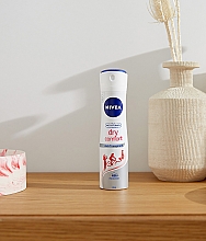 Deospray Antitranspirant - NIVEA Deodorant Dry Spray  — Bild N4