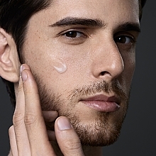 Regenerierende Anti-Falten Gesichtscreme - Shiseido Men Total Revitalizer Cream  — Bild N5