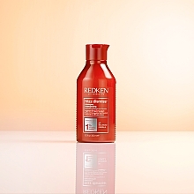 Anti-Frizz Shampoo für alle Haartypen - Redken Frizz Dismiss Shampoo — Bild N3