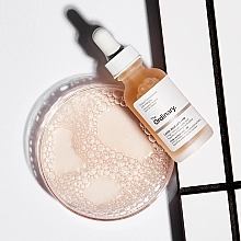 The Ordinary Lactic Acid 10% + HA 2% - Gesichtspeeling-Serum HA 2% mit Milchsäure — Bild N5