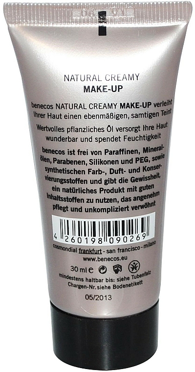 Foundation für einen samtigen Teint - Benecos Natural Creamy Foundation Make-Up — Bild N2