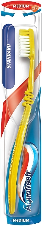 Zahnbürste mittel Standard gelb - Aquafresh Medium Toothbrush — Bild N1
